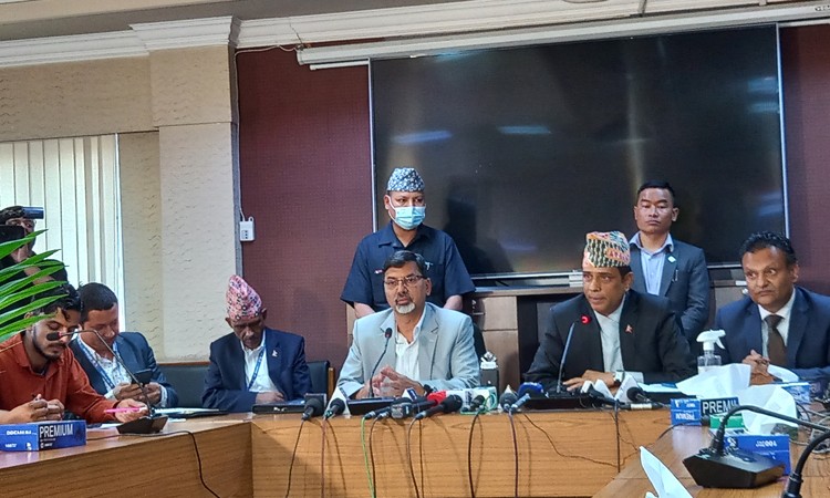 मन्त्रिपरिषद्बाट निर्णय गरेरै सवारीसाधन आयात रोक्ने तयारी_img