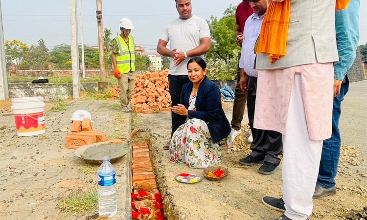 एकैपटक ६ वटा गाडी चार्ज गर्न मिल्नेगरी चितवनमा स्टेशन निर्माण सुरु_img
