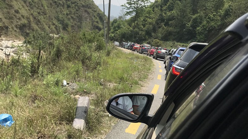 कार चढ्ने माथि कर लगाउन निर्मम कोशी र बागमती प्रदेश सरकार