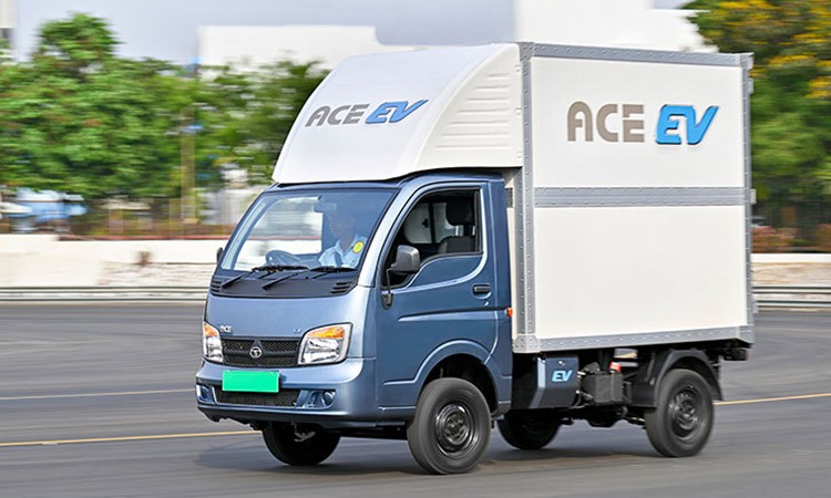 स्वरोजगार बनाउने इलेक्ट्रीक ‘टाटा एस’, दैनिक किस्ता १ हजारभन्दा कम_img