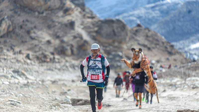 अटो क्षेत्रका ६१ वर्षे दाहालको जोश, एकै वर्ष तीन म्याराथन पुरा