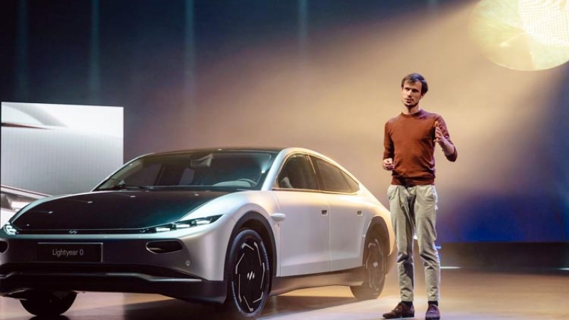 लाइटएयरको सोलार पावर ईभी, दैनिक ३५ किमी यात्रालाई चार्ज गर्नै नपर्ने  