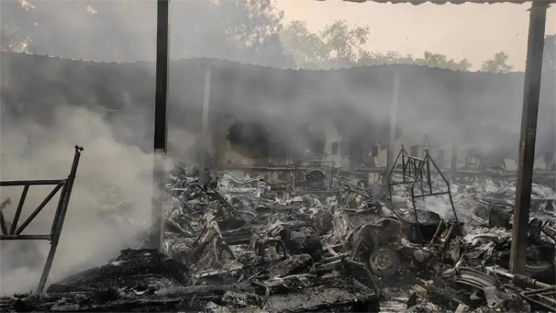 दिल्लीमा इलेक्ट्रीक सवारी पार्किङमा भीषण आगलागी, १०० बढी सवारीसाधन नष्ट