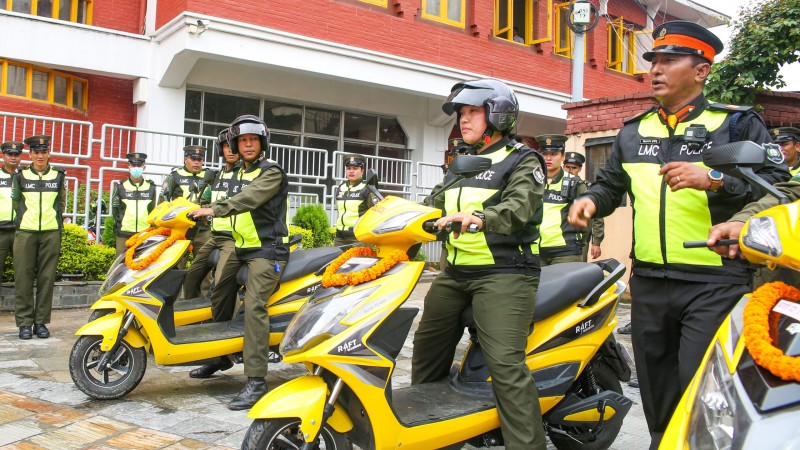 ललितपुर महानगरपालिकाले किन्यो राफ्ट इलेक्ट्रीक स्कूटर