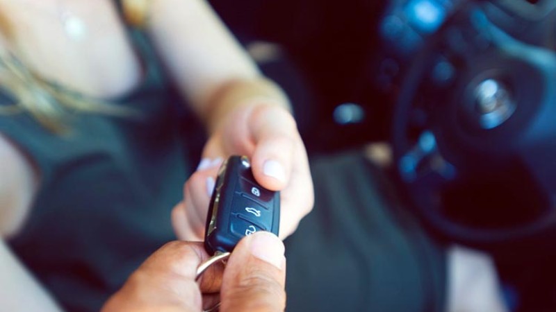 गाडी किन्ने र बेच्ने दुवैको ‘निरश दशैं’, विद्युतीयमा अर्कै समस्या