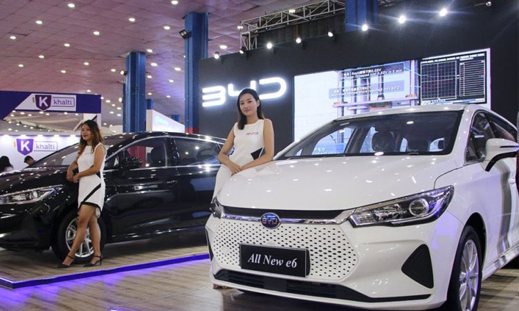 मूल्य र फिचरले गर्दा चलेका ४ इलेक्ट्रीक कार, यस्तो छ ब्याट्री र रेन्ज_img