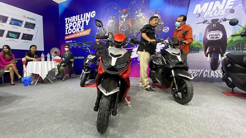 ईभी एक्स्पोमा १ लाख ७० हजारमै ७० किमी गुड्ने स्कुटर