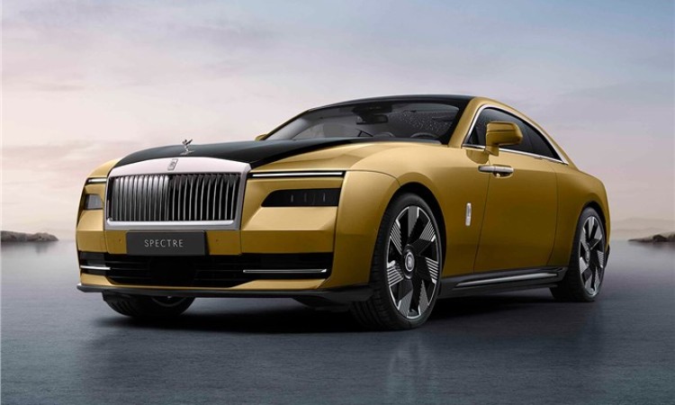 रोल्स रोयसको पहिलो इलेक्ट्रीक कार ‘स्पेक्टर’ सार्वजनिक_img