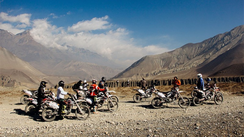 दशैंको टिकापछि मोटरसाइकलमा घुम्न जाँदा ख्याल गरौं ५ कुरा