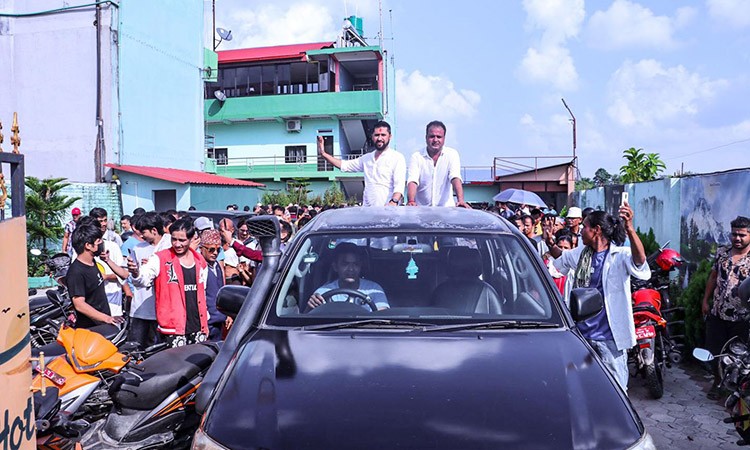 रविको राजनीतिक यात्रामा ‘सवारीदेखि चुनावी मन्च’ बनेको हाइलक्स_img
