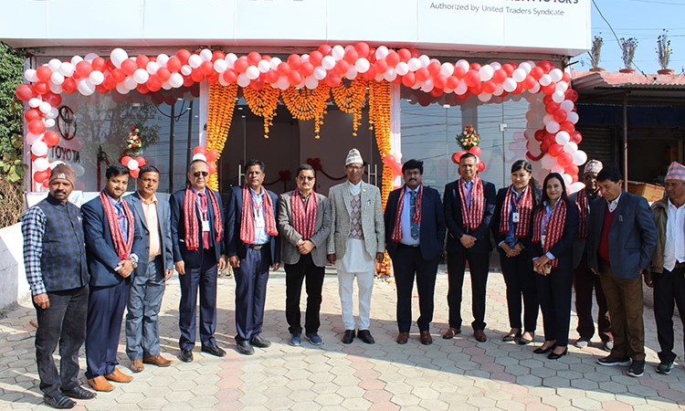 सुर्खेतमा खोल्यो टोयोटाले नयाँ शोरुम_img