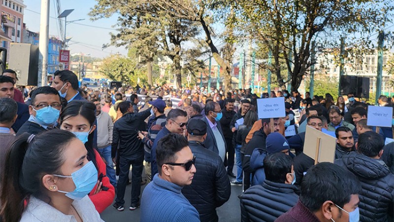 देशभरका अटो ब्यवसायी चितवनमा, खस्कदो व्यापारको विषयमा छलफल हुने