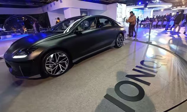 अटो एक्स्पो २०२३ : ६०० किलोमिटर बढी रेन्ज दिने आयोनिक-६ अनावरण_img