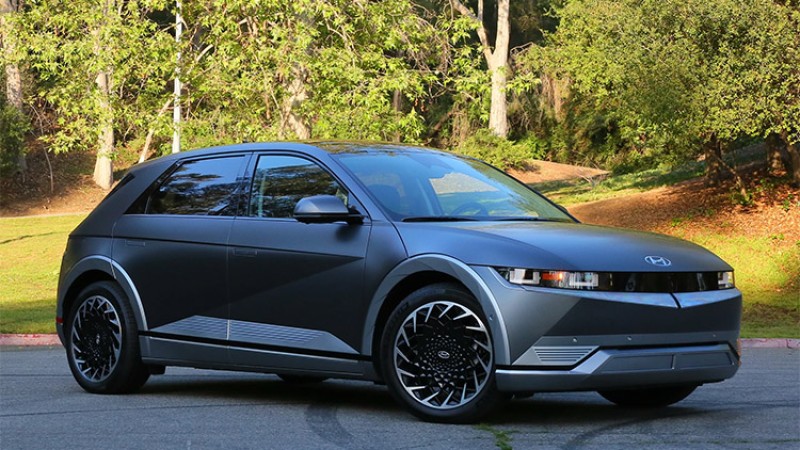 डिजाइन, फिचर र कम्फर्टको आधारमा सस्तो लाग्ने आयोनीक-५ (मासिक किस्तासहित)