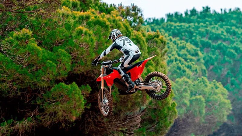 रोयल इनफिल्डले किन्यो डर्ट बाइक बनाउने कम्पनीको सेयर