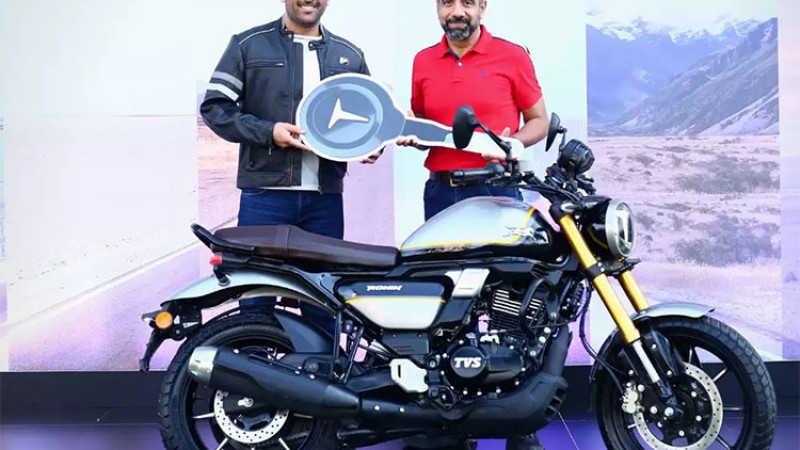 धोनीको ग्यारेजमा थपियो टीभीएस रोनीन, नेपालमा विक्री सुरु हुँदै