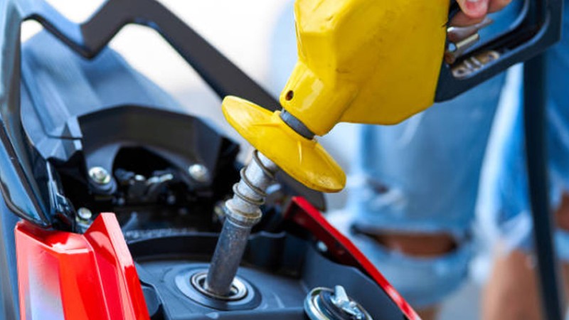 किन हाल्नु हुँदैन गाडी वा मोटरसाइकलमा फुल ट्याङ्की पेट्रोल ?