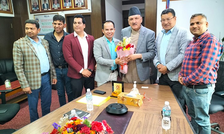 अटो क्षेत्रका समस्या समाधन गर्न अर्थमन्त्रीसँग नाडाको माग_img