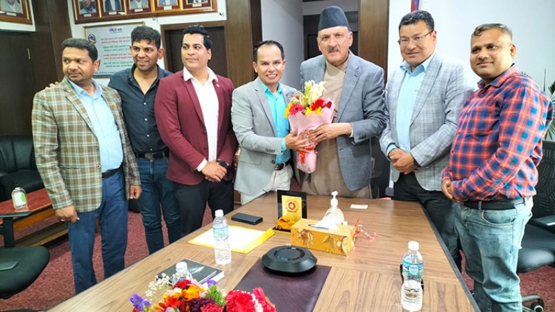 अटो क्षेत्रका समस्या समाधन गर्न अर्थमन्त्रीसँग नाडाको माग