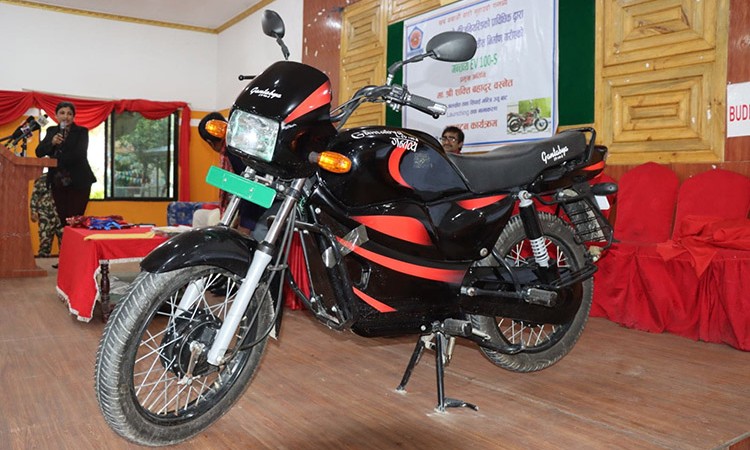 २ लाख ४० हजार पर्ने नेपालमा बनेको ‘गन्तब्य’ मोटरसाइकल_img