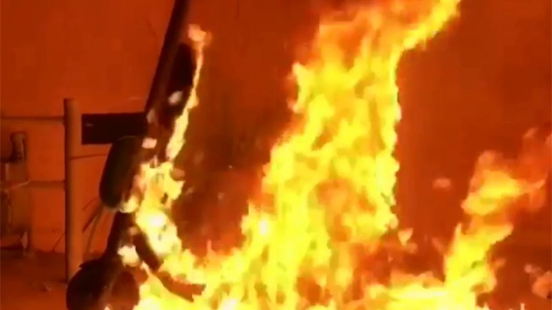 स्कुटरको ब्याट्री पड्कदा ८ घन्टा अस्पतालमा (भिडियाेसहित)