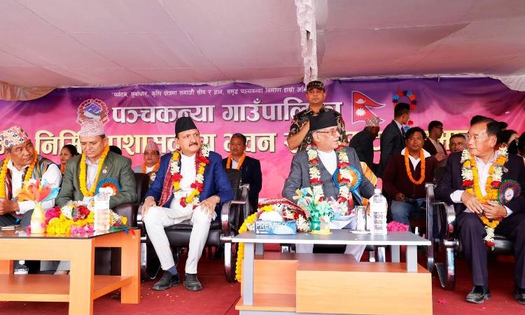 टोखा-छहरे सुरुङमार्ग नुवाकोटको मात्रै आवश्यकता होइनः अर्थमन्त्री महत_img