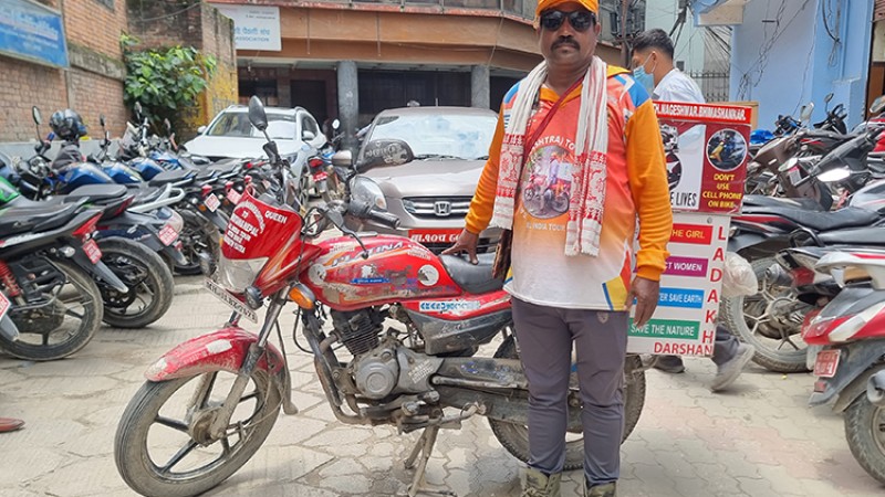 दुई लाख पर्ने बजाज मोटरसाइकलमा साढे ४ लाख किलोमिटर यात्रा !