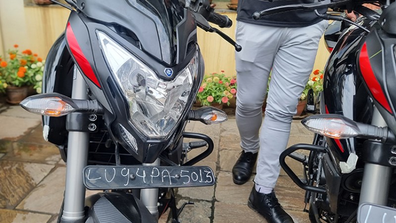 काठमाडौं आइपुग्यो पल्सर एनएसका नयाँ दुई मोडल (फोटो फिचर)