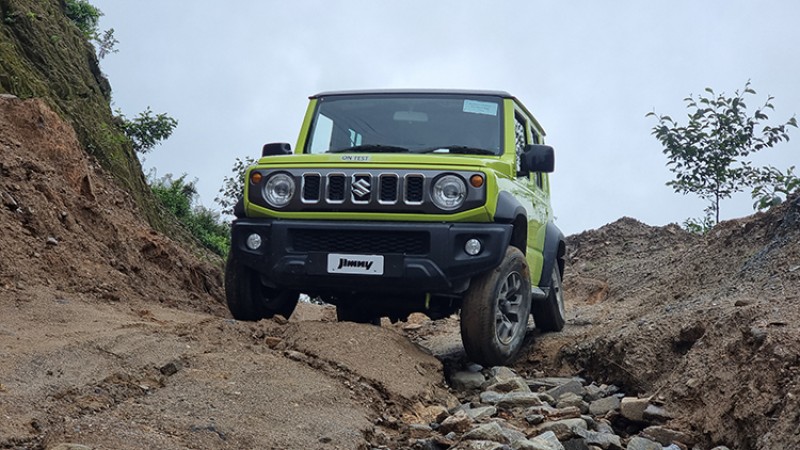 ५ ढोका भएको जिम्नी जापानमा ‘हारालुछ’