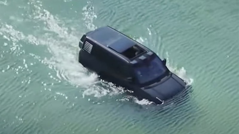 ३० मिनेटसम्म पानी माथि गुडाउन सक्ने हाइब्रिड एसयूभी (भिडियोसहित)