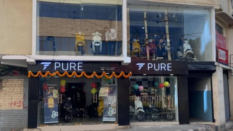 खराब ब्याट्री दिएर ठगेको भन्दै प्योर ईभीका डिलरको आक्रोस, कम्पनी बन्द हुने हल्ला