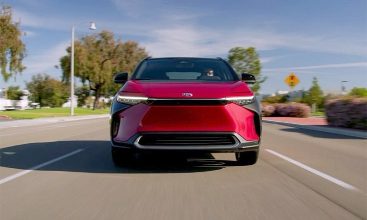 २० वर्ष टिक्ने ब्याट्रीमा टोयोटाको पहिलो एसयूभी, नेपाल पनि आउने_img