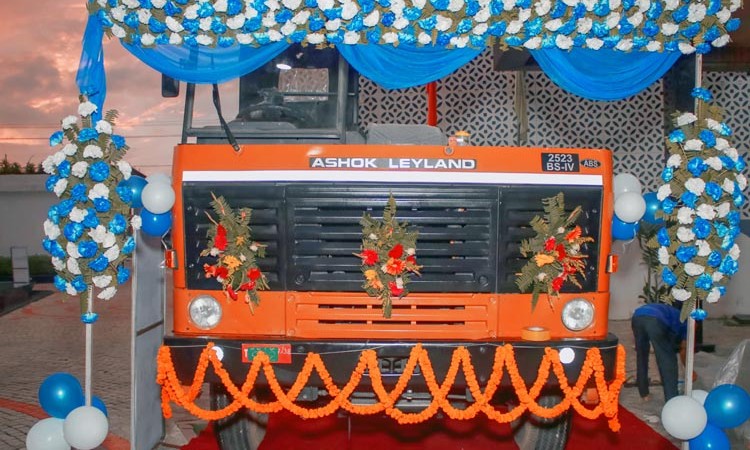 अशोक लेल्याण्डको शक्तिशाली डबल क्राउन ट्रक नेपाली बजारमा, पहिलो दिन १४ बुकिङ_img