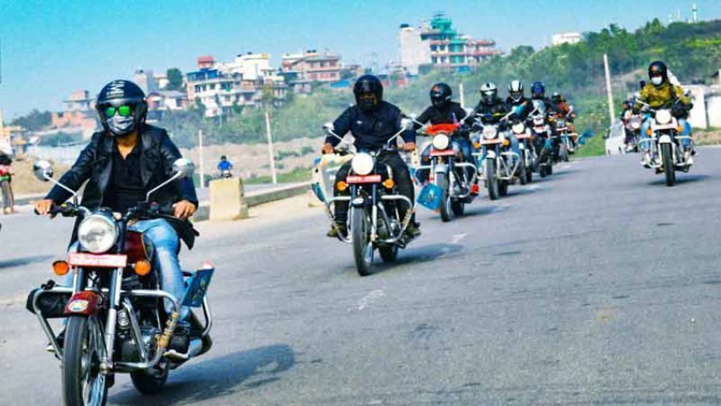 दशैंमा उपत्यका घुम्न अनलाइनबाटै मोटरसाइकल पाइने