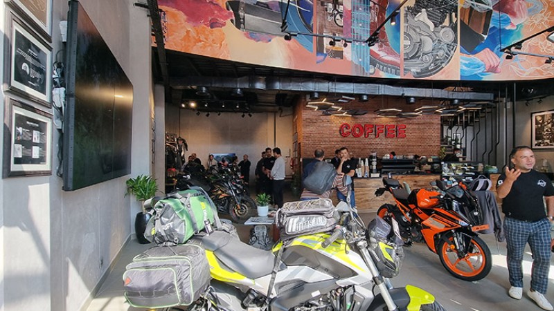 नक्सालमा अभिमन्यूले जन्माएको ‘बाइकर्स क्याफे’