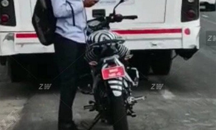 बजाजले कम मूल्यको प्रिमियम मोटरसाइकल ल्याउने_img