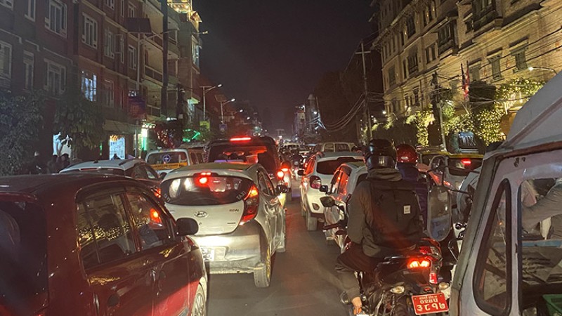 खोइ ट्राफिक लाइट ? सरकारले निभायो !