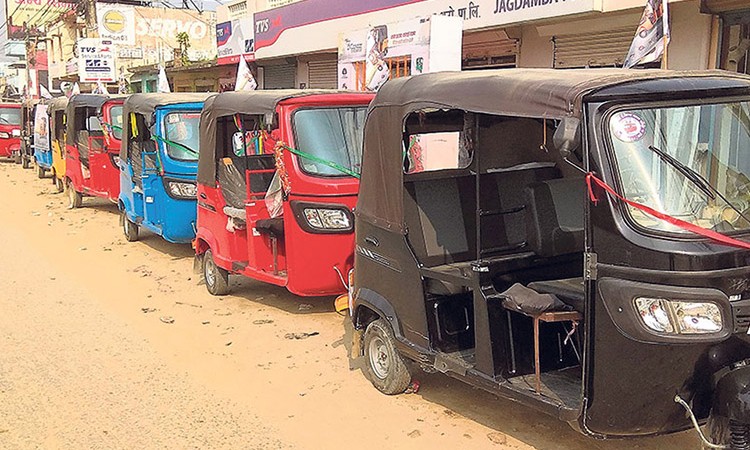 ७० देखि ९० हजार मूल्यका अटो रिक्सा बिक्रीमा_img