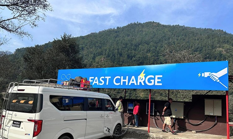 भ्यान बिक्रीमा आक्रमक सिजीः २३ स्थानमा चार्जर जडान, ४८ स्थानमा थपिदै_img