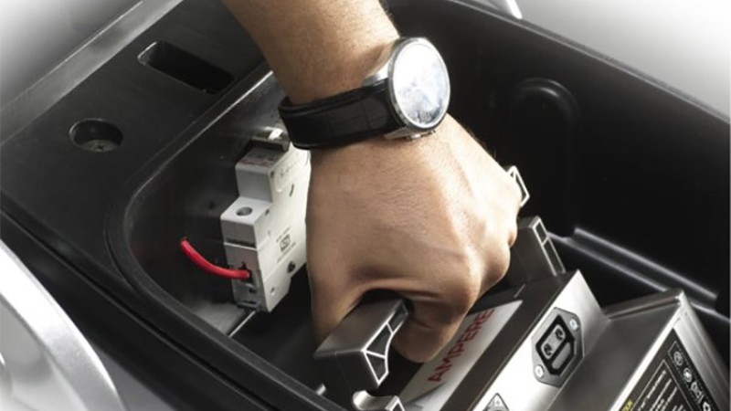 इलेक्ट्रीक स्कुटर किन्दा ब्याट्री कस्तो छान्ने ? यी हुन् फाइदा र बेफाइदा