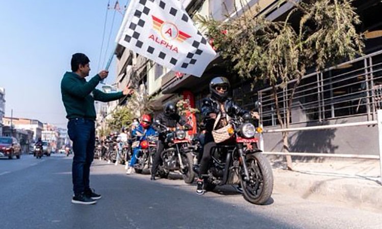 रोयल इनफिल्डको लेडि राइड सम्पन्न_img