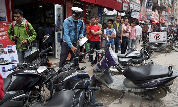 न्यूरोड जानेले मोटरसाइकल कहाँ पार्किङ गर्ने ? यस्तो छ ब्यवस्था_img
