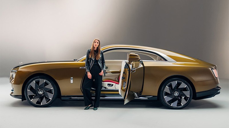 १२ करोड पर्ने रोल्स रोयस ‘स्पेक्टर’, यस्ता छन् फिचर