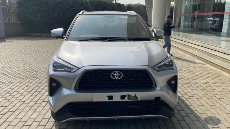 टोयोटाको नयाँ हाइब्रिड कारको मूल्य १ करोड २२ लाख, माइलेज प्रतिलिटर २६ किमी