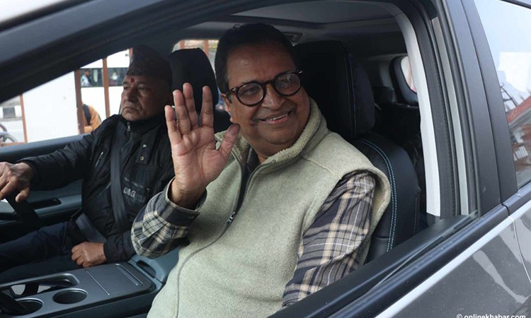 इलेक्ट्रीक कार चढेर बयान दिन गएका थिए विनोद चौधरी_img
