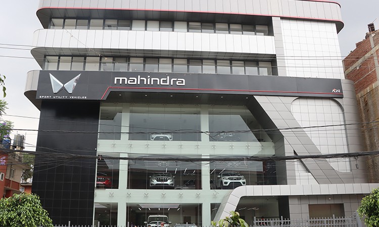 ठडियो महिन्द्राको नयाँ सेल्स टावर, लिफ्टबाटै गाडी तलमाथि (भिडियो रिपोर्ट)_img