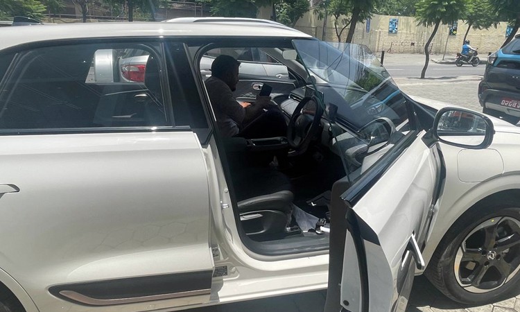 ३५ लाख आसपास मूल्यमा आउँदै दुई इलेक्ट्रीक कार_img