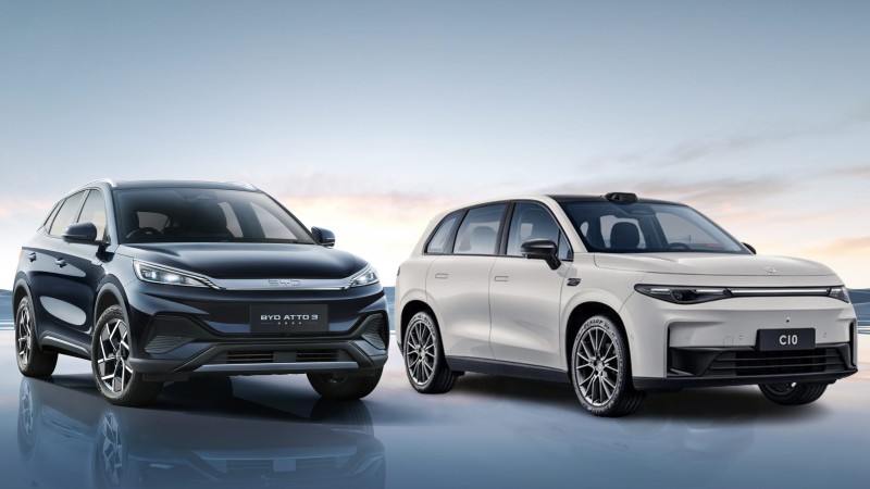 मूल्यमा १९ हजार फरक भएका दुई एसयूभी, तपाईको छनौटमा कुन ?