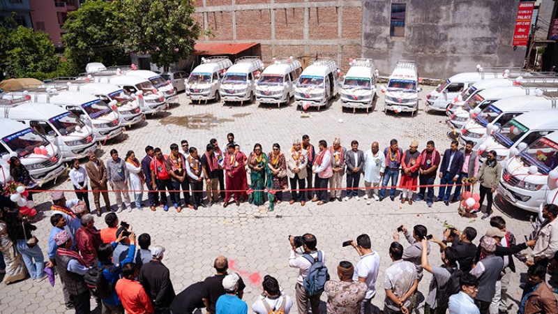 सिजीले ग्राहकलाई हस्तान्त्रण गर्‍यो २५ वटा किङ्गलङ्गका इलेक्ट्रीक भ्यान