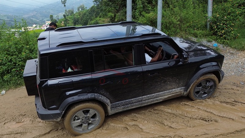 साँच्चै अफरोडर जे-६ (फोटोफिचर)